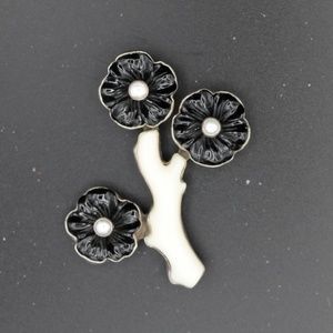 Vintage Amy Kahn Russell Pin/Pendant AKR silver